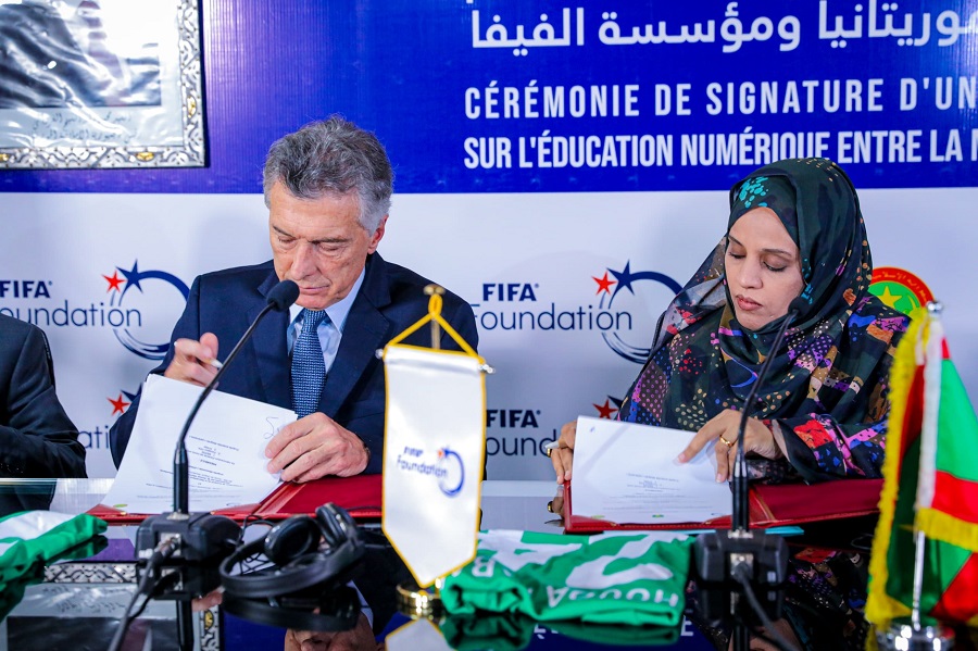 توقيع مذكرة تفاهم بين الوازرة ومؤسسة الفيفا واتحادية كرة القدم