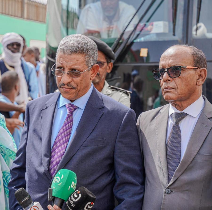 الأمين العام يشرف على إطلاق عملية نقل المدرسين لأماكن عملهم