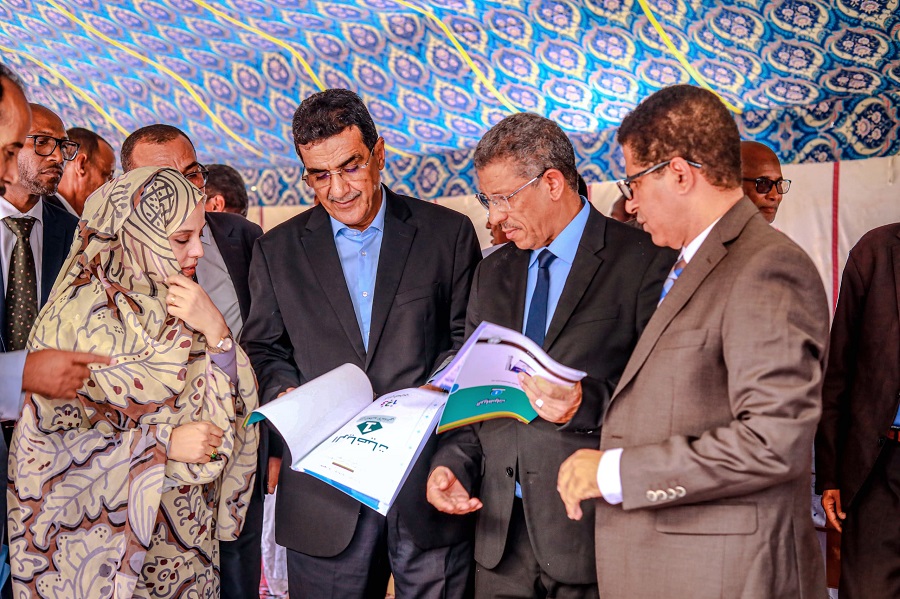معالي الوزيرة تشرف على إطلاق عملية تعميم توزيع كتب الدروس النسقية