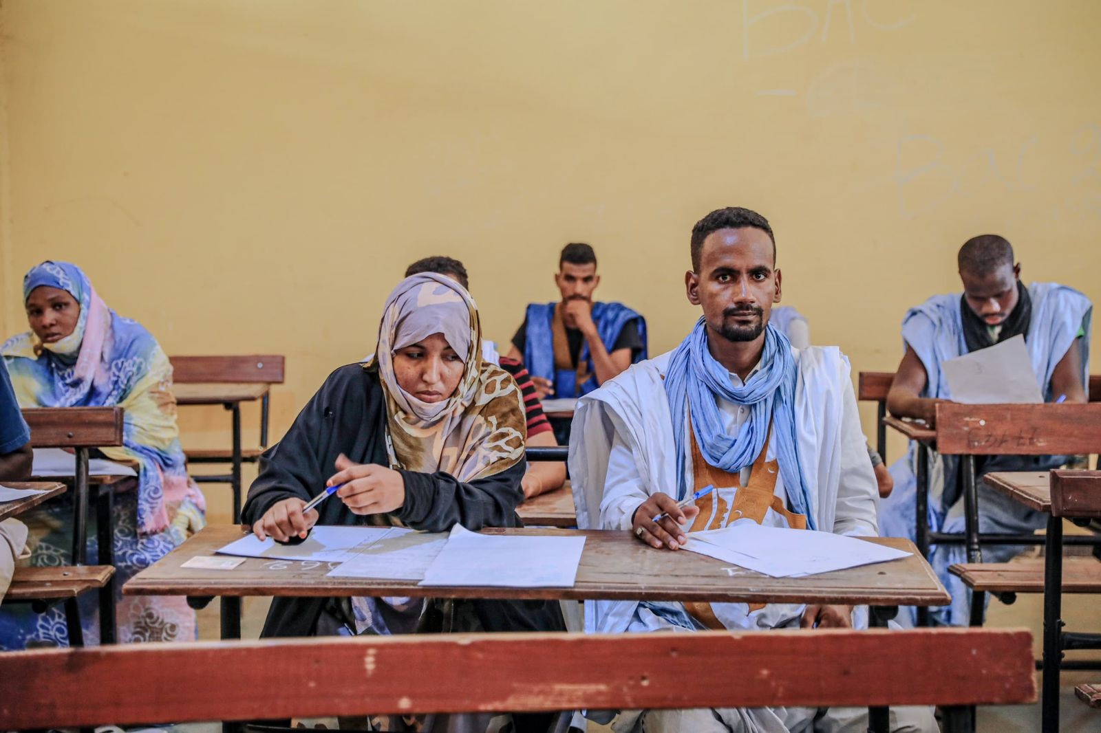 معالي الوزير وكالة يؤدي زيارة تفقد لمراكز امتحان مقدمي خدمة التعليم 