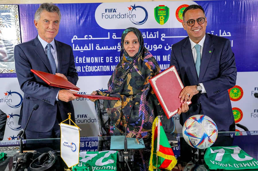 توقيع مذكرة تفاهم بين الوازرة ومؤسسة الفيفا واتحادية كرة القدم