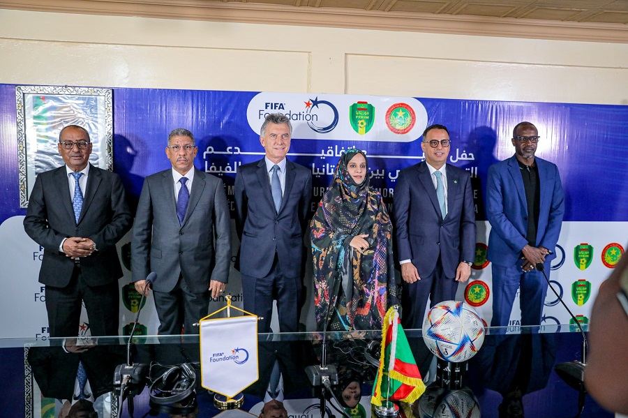 توقيع مذكرة تفاهم بين الوازرة ومؤسسة الفيفا واتحادية كرة القدم