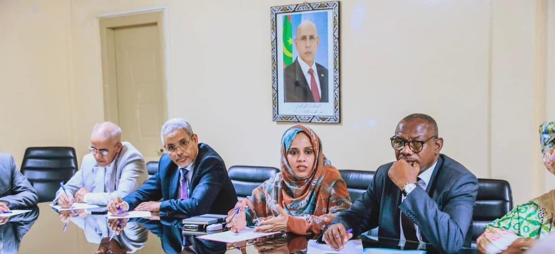 معالي الوزيرة تعقد اجتماعا بممثلي الهيئات النقابية