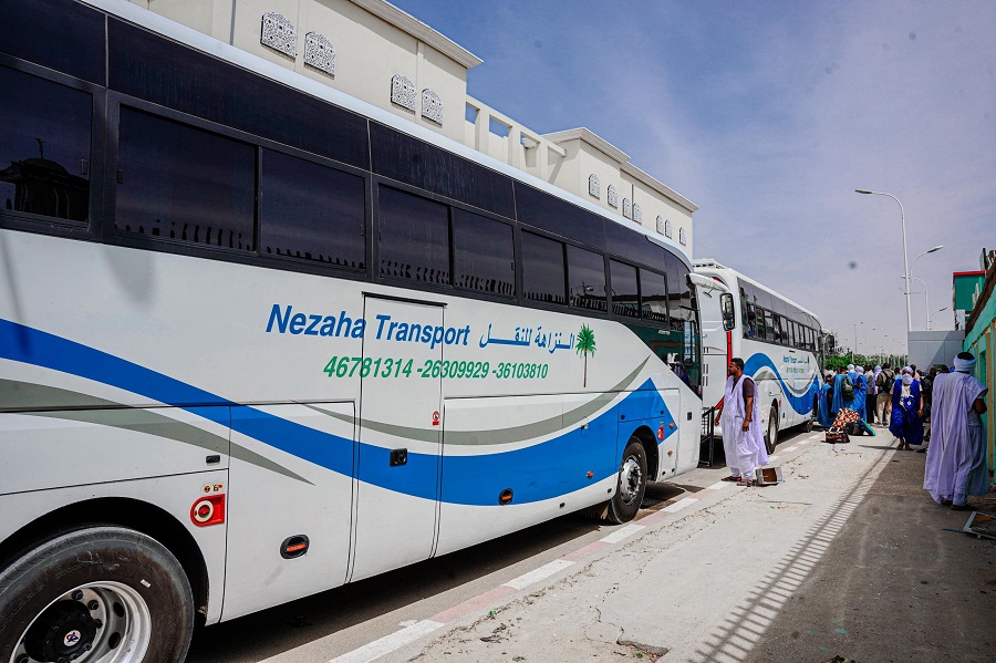 الأمين العام يشرف على إطلاق عملية نقل المدرسين لأماكن عملهم