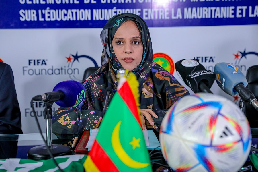 توقيع مذكرة تفاهم بين الوازرة ومؤسسة الفيفا واتحادية كرة القدم